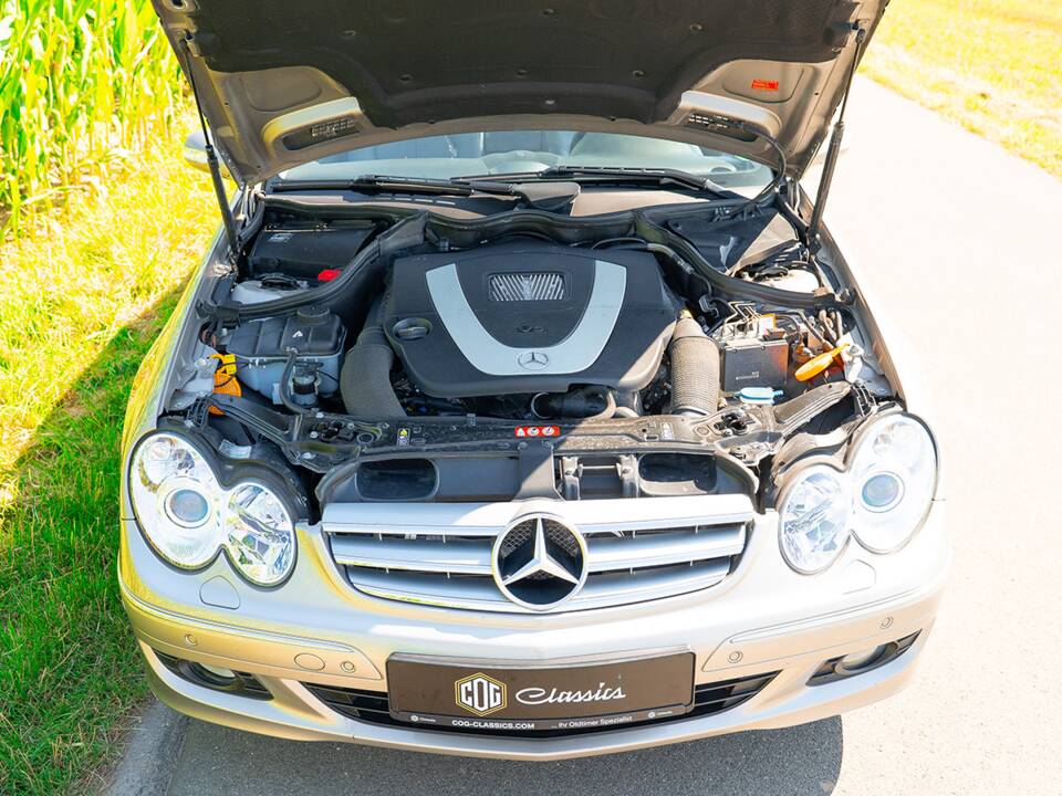 Image 47/49 of Mercedes-Benz CLK 280 (2006)