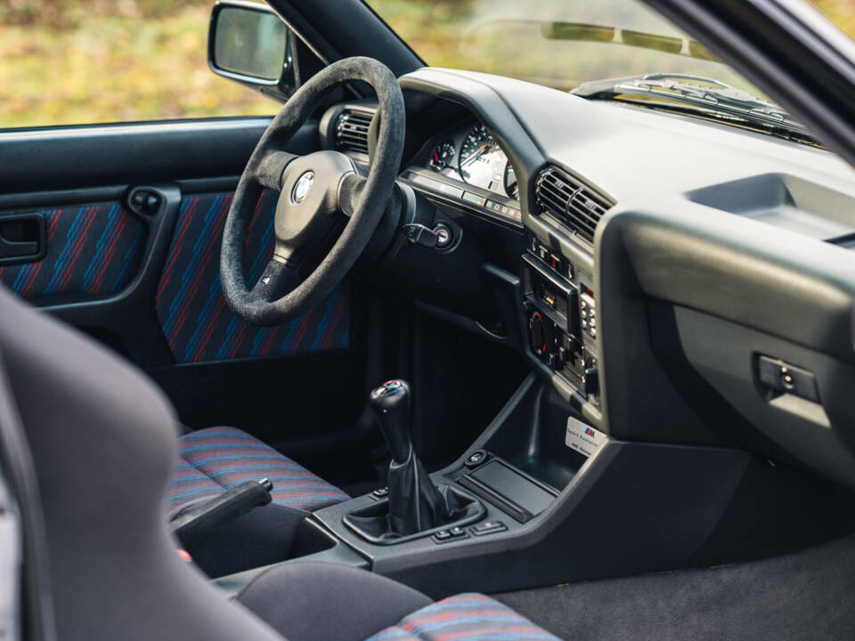Image 26/50 of BMW M3 Sport Evo (1990)
