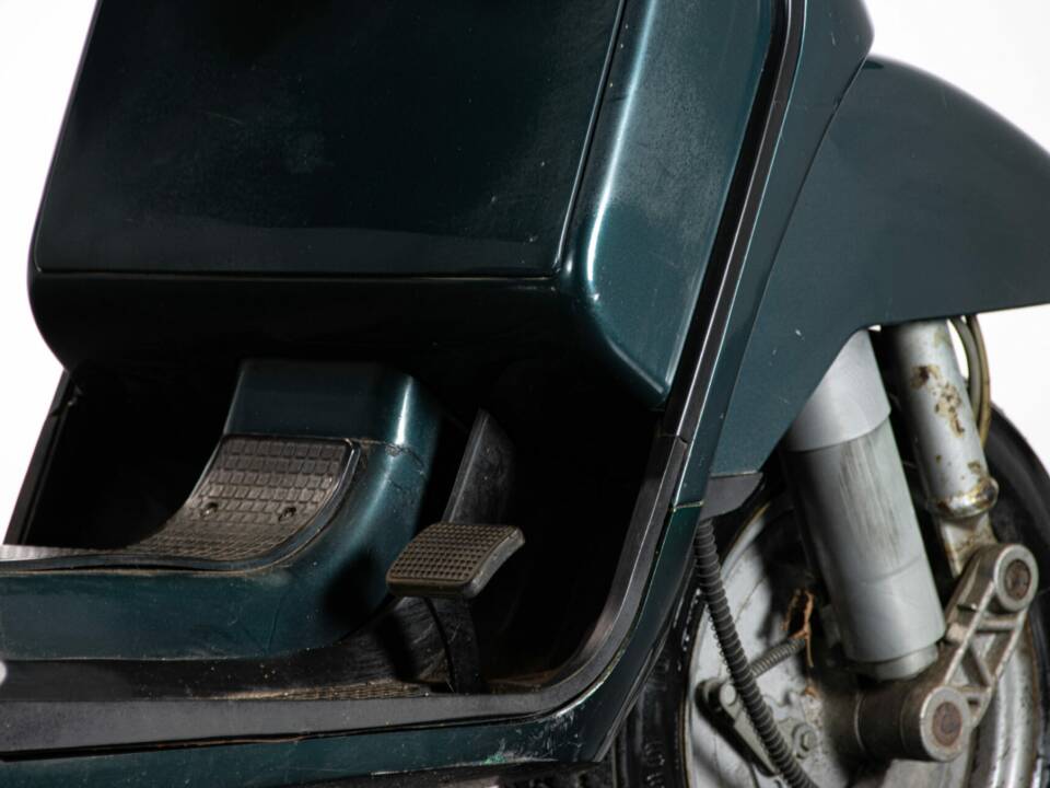 Bild 35/50 von Piaggio Vespa Cosa 150 (1990)