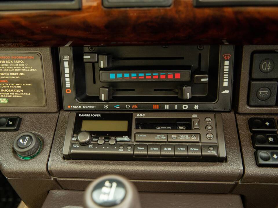 Bild 29/50 von Land Rover Range Rover Classic Vogue SE (1993)