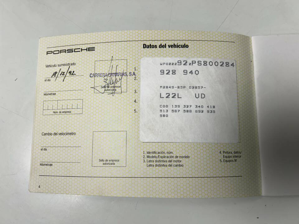 Afbeelding 44/46 van Porsche 928 GTS (1993)