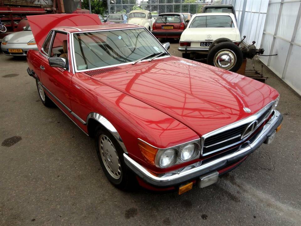 Imagen 2/15 de Mercedes-Benz 560 SL (1986)