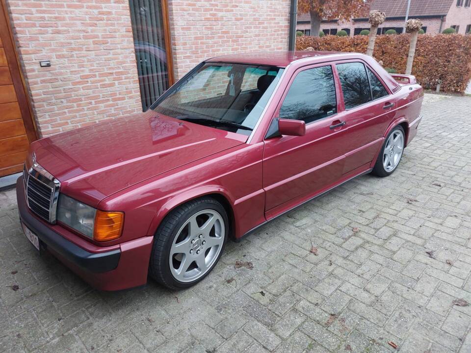 Image 4/8 of Mercedes-Benz 190 E 2.5-16 (1993)