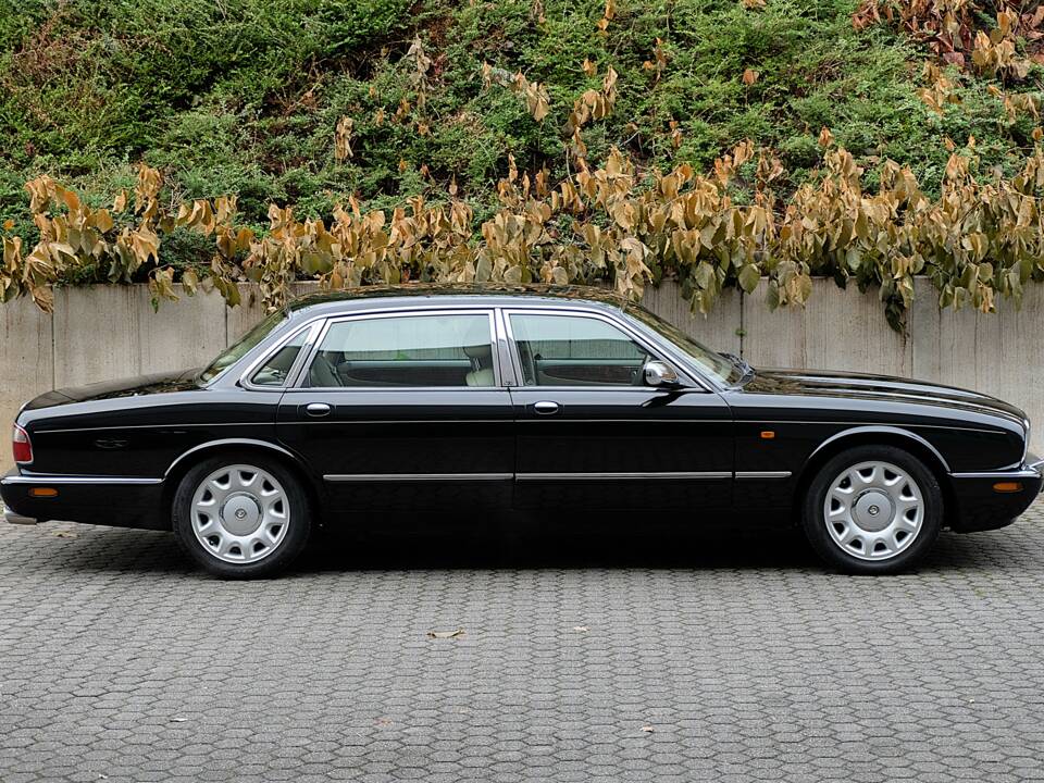 Image 5/60 de Daimler Super V8 (2000)
