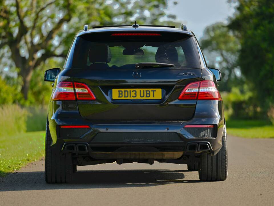 Image 9/49 of Mercedes-Benz ML 63 AMG (2013)
