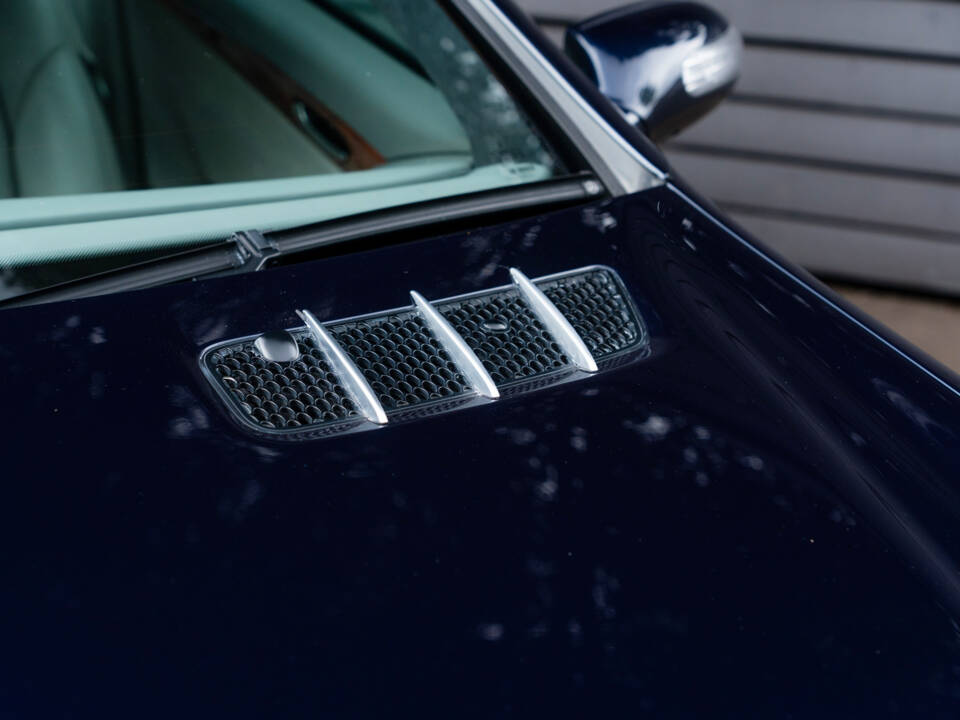 Image 54/60 of Mercedes-Benz SL 65 AMG (2004)