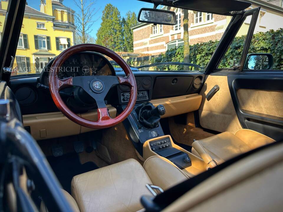 Image 6/100 de Alfa Romeo 2.0 Spider (1993)