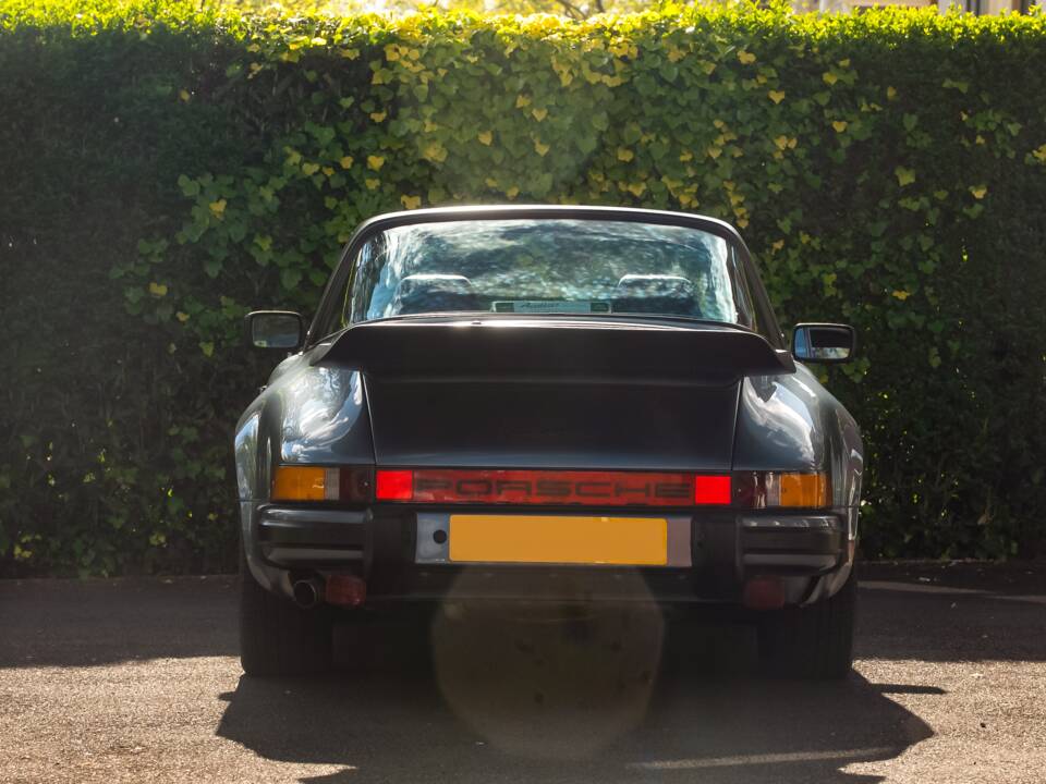 Image 12/47 of Porsche 911 Carrera 3.2 (1984)