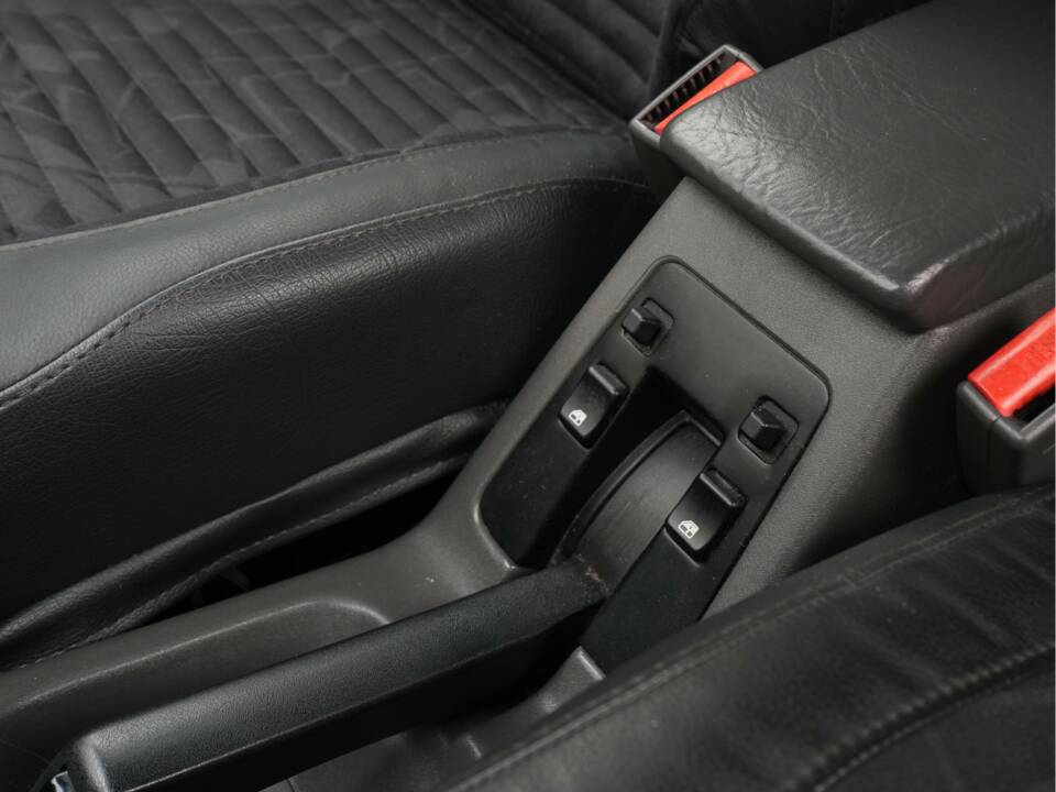 Image 25/42 of Volvo 480 Turbo (1992)