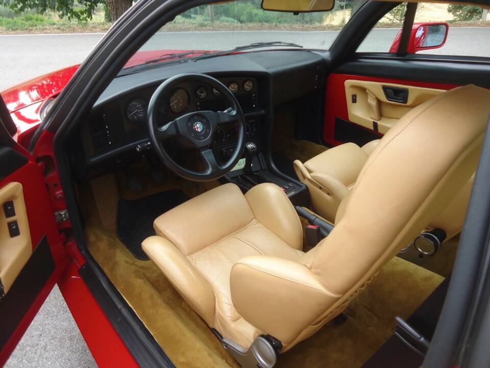 Image 9/32 of Alfa Romeo SZ (1990)