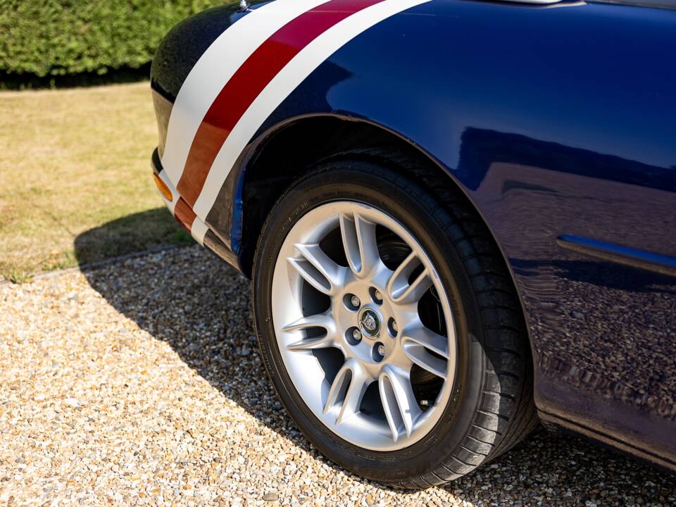 Immagine 14/42 di Jaguar XK8 4.0 (2001)