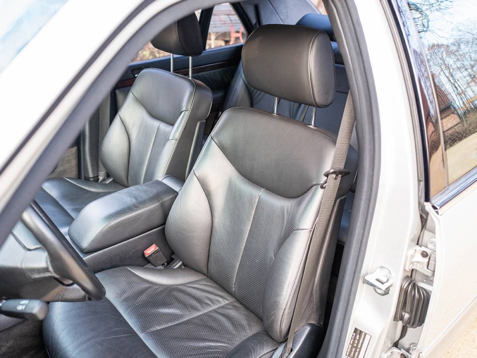 Bild 26/45 von Mercedes-Benz S 500 (1995)