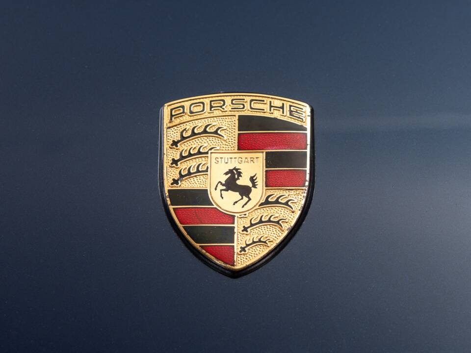 Image 21/25 of Porsche 911 Carrera (1997)