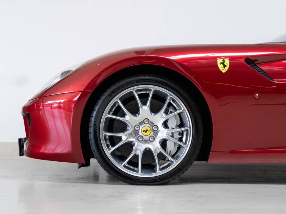 Bild 26/39 von Ferrari 599 GTB (2007)