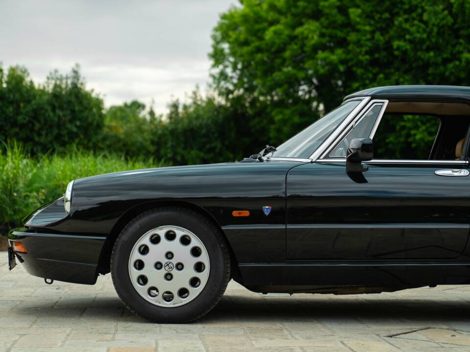 Image 14/50 of Alfa Romeo 2.0 Spider (1991)