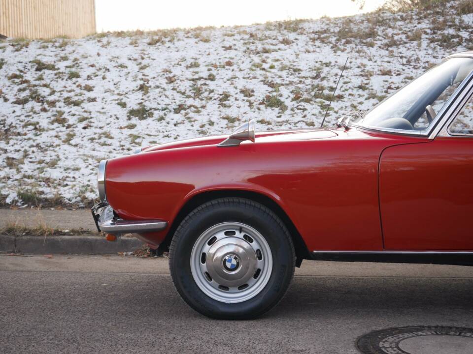 Image 5/28 de BMW 1600 GT (1968)