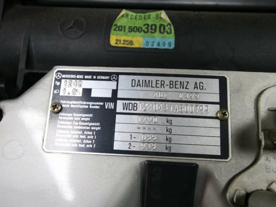 Afbeelding 42/50 van Mercedes-Benz 230 CE (1988)