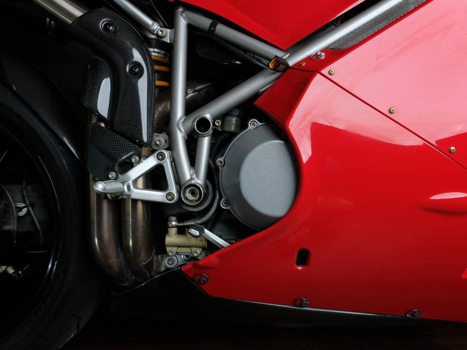 Image 6/9 of Ducati DUMMY (2004)