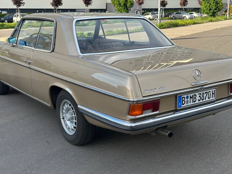 Bild 22/27 von Mercedes-Benz 250 CE (1970)