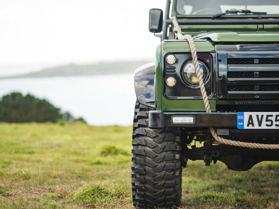 Image 9/31 de Land Rover Defender 110 (2005)