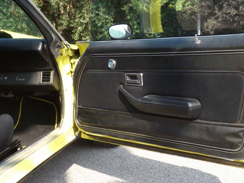 Image 22/50 of Chevrolet Camaro Z28 (1974)