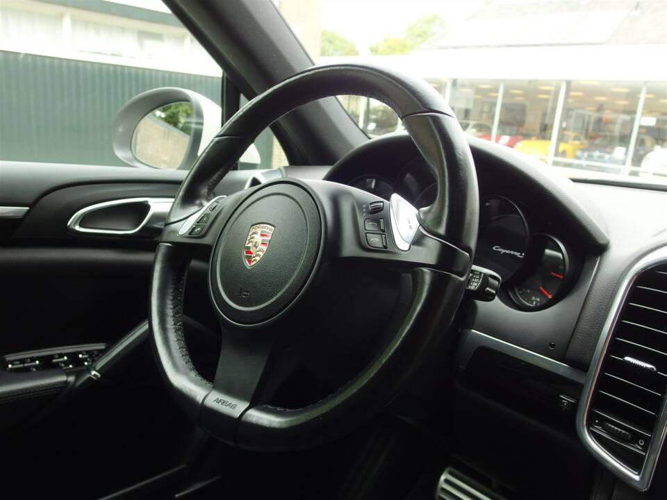 Bild 62/99 von Porsche Cayenne S (2010)