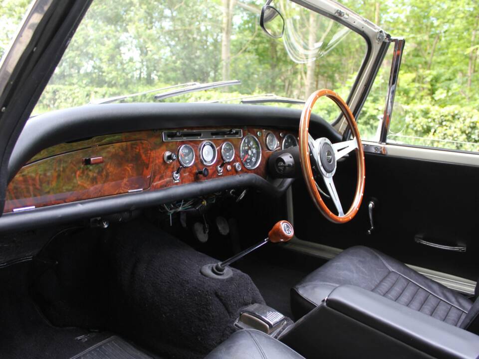 Image 12/23 of Sunbeam Alpine Mk V (1966)