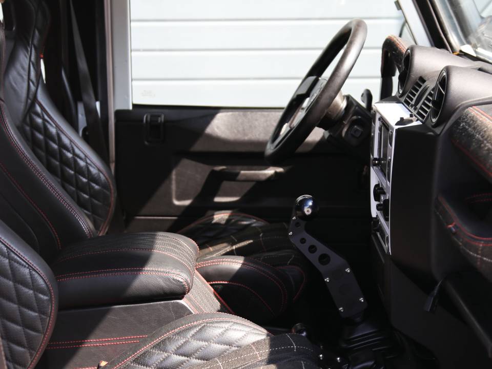 Imagen 30/33 de Land Rover Defender 130 Double Cab (2015)