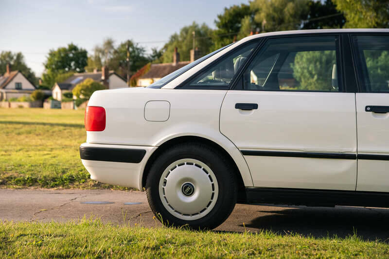 Image 47/50 of Audi 80 - 2.0 E (1993)