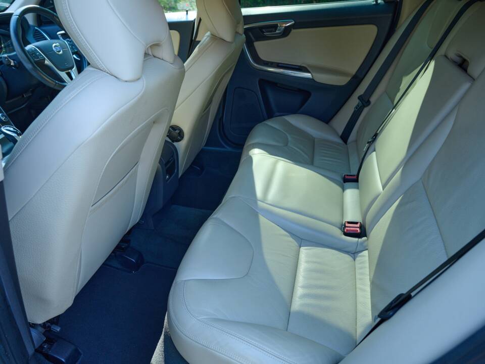 Image 27/50 of Volvo XC60 T5 (2013)