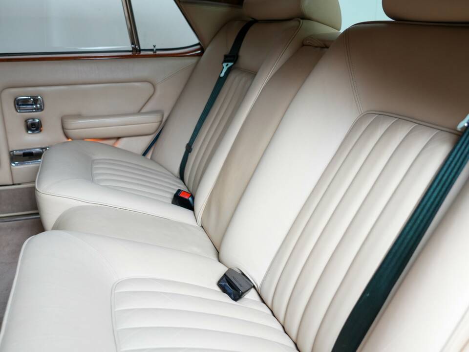 Image 4/48 of Rolls-Royce Silver Spirit (1983)