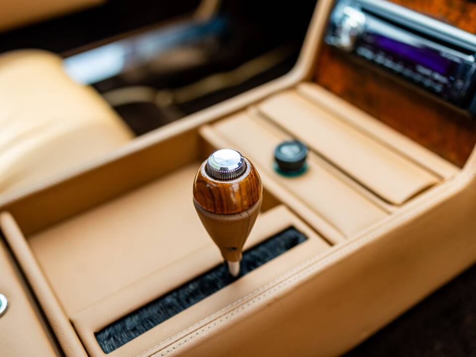 Immagine 17/38 di Aston Martin Lagonda (1981)