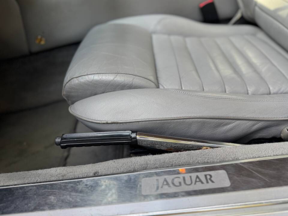 Image 28/47 of Jaguar XJ-S 3.6 (1988)