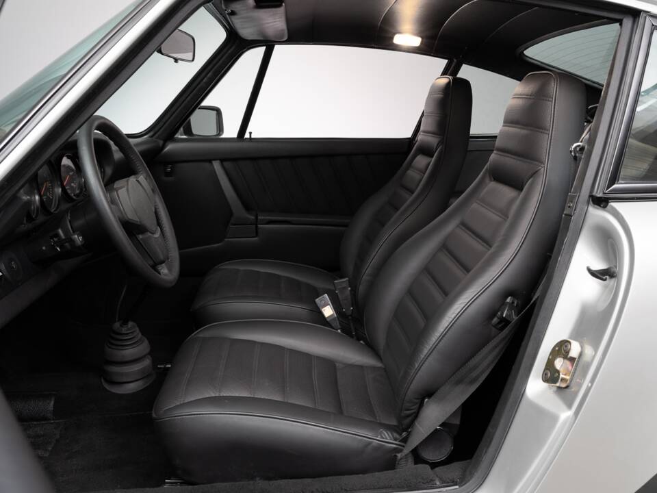 Image 15/29 of Porsche 911 Turbo 3.0 (1976)