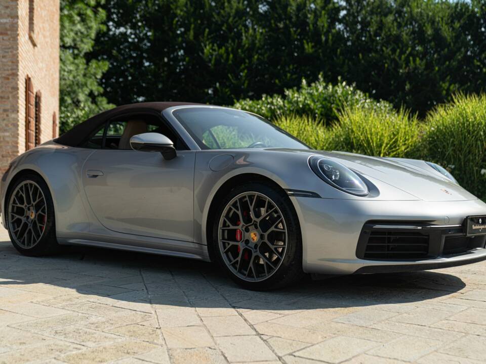 Image 4/50 of Porsche 911 Carrera 4S (2019)