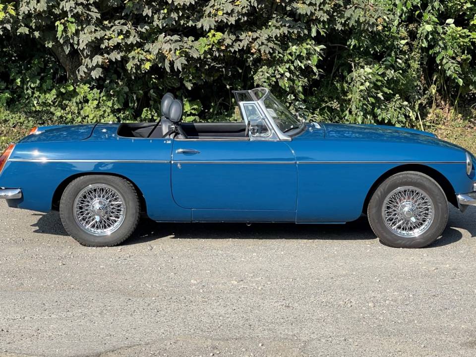 Image 5/12 of MG MGB (1972)