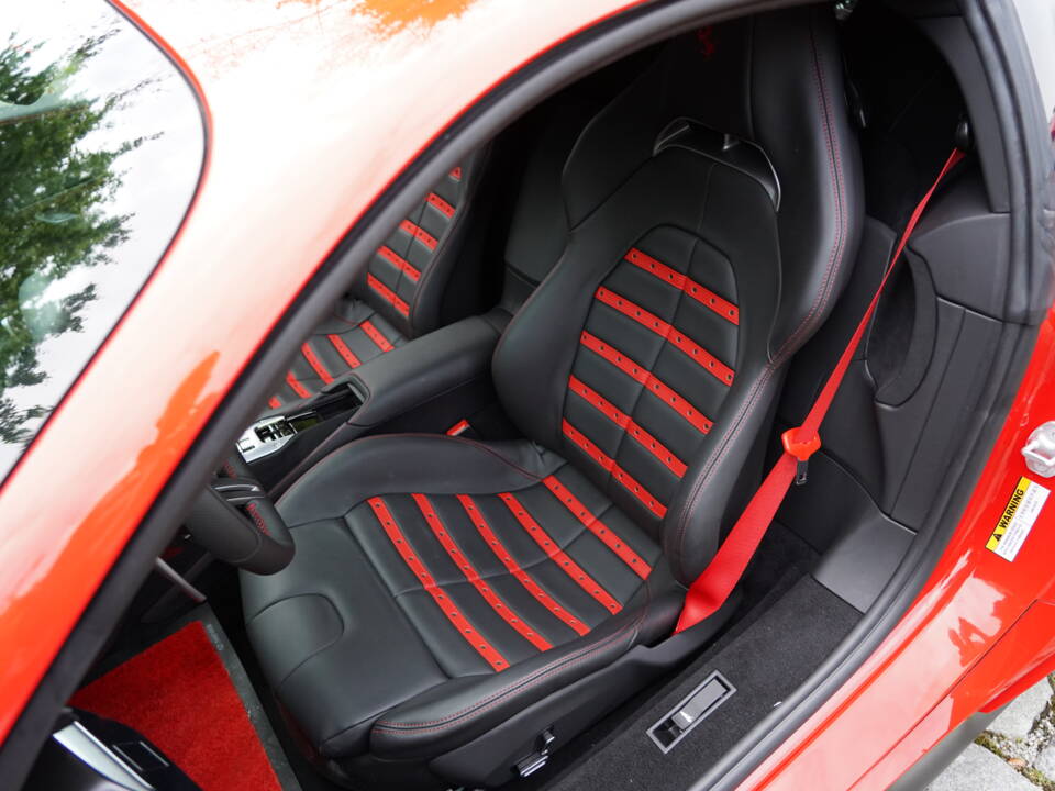 Immagine 9/18 di Ferrari SF90 Stradale (2020)