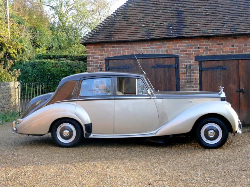 Image 3/18 de Rolls-Royce Silver Dawn (1955)