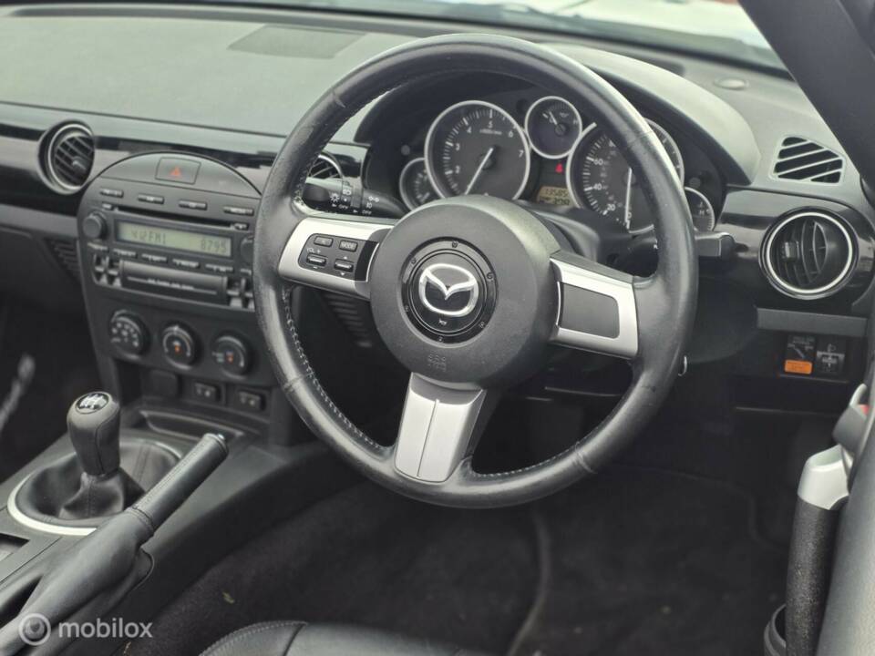Immagine 18/31 di Mazda MX-5 1.8 (2006)