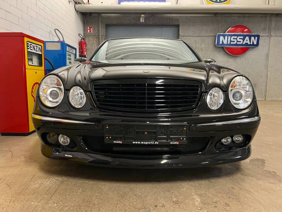Image 3/20 of Mercedes-Benz E 500 (2002)