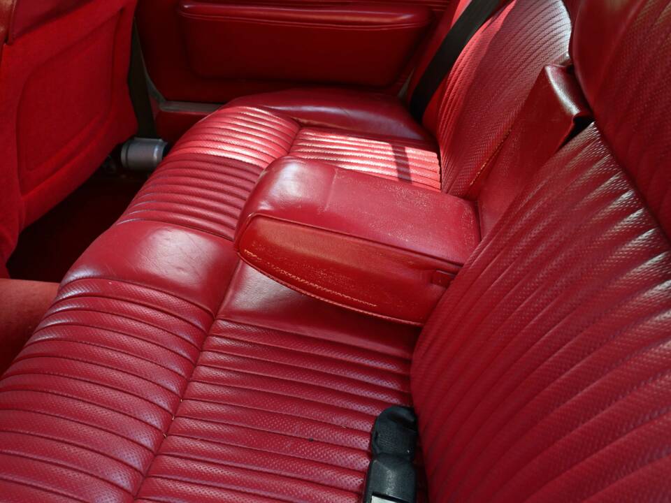 Image 36/50 of Jaguar XJ 6 4.2 (1971)