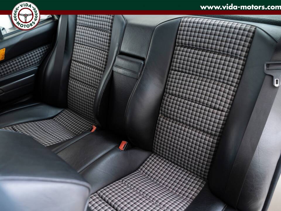 Bild 9/15 von Mercedes-Benz 190 E 2.3-16V (1988)