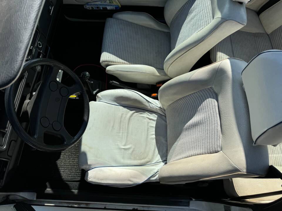 Image 11/18 of Volkswagen Golf Mk I Convertible 1.8 (1984)