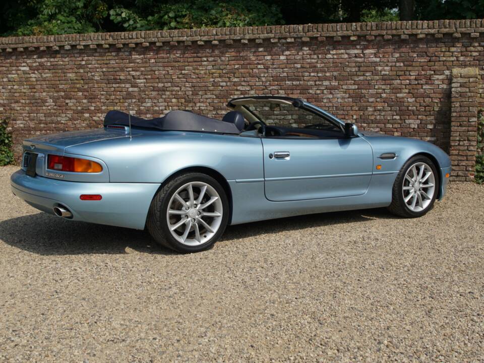 Image 13/50 of Aston Martin DB 7 Vantage Volante (2000)