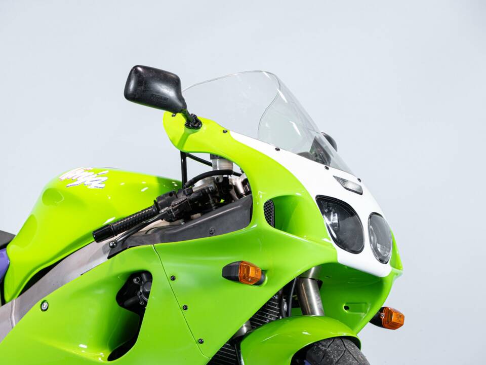 Imagen 40/50 de Kawasaki DUMMY (1996)
