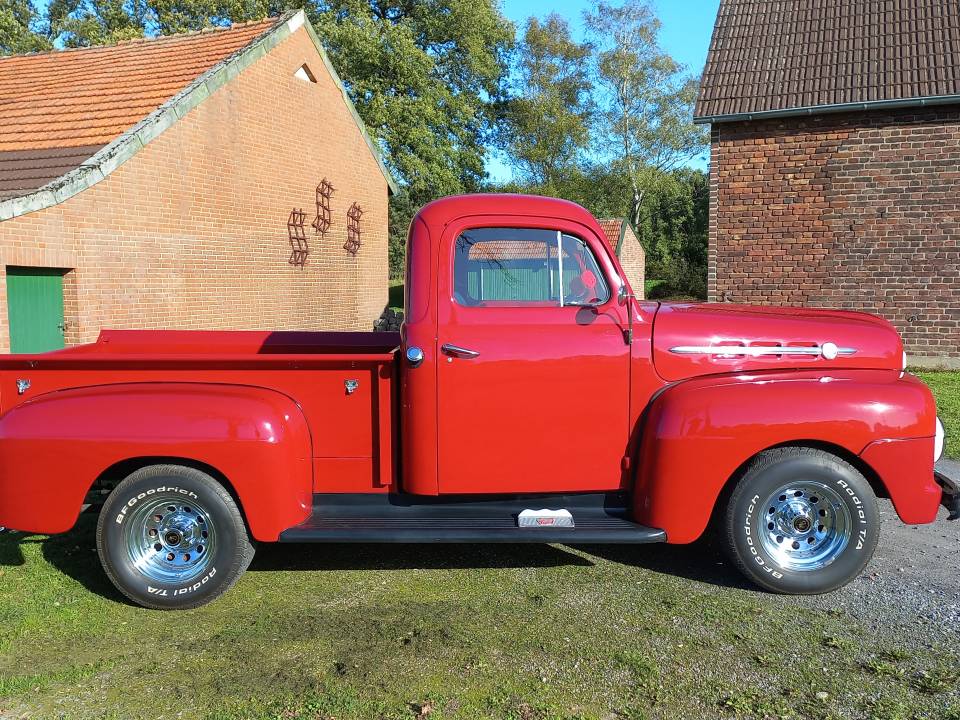 Image 2/16 of Ford F-1 Stepside (1952)