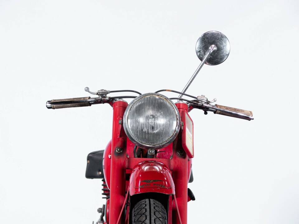 Image 35/50 de Moto Guzzi 250 SS (1950)