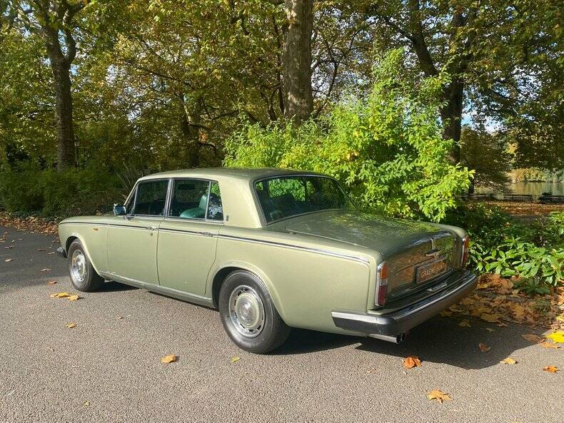 Image 11/50 de Rolls-Royce Silver Shadow II (1979)