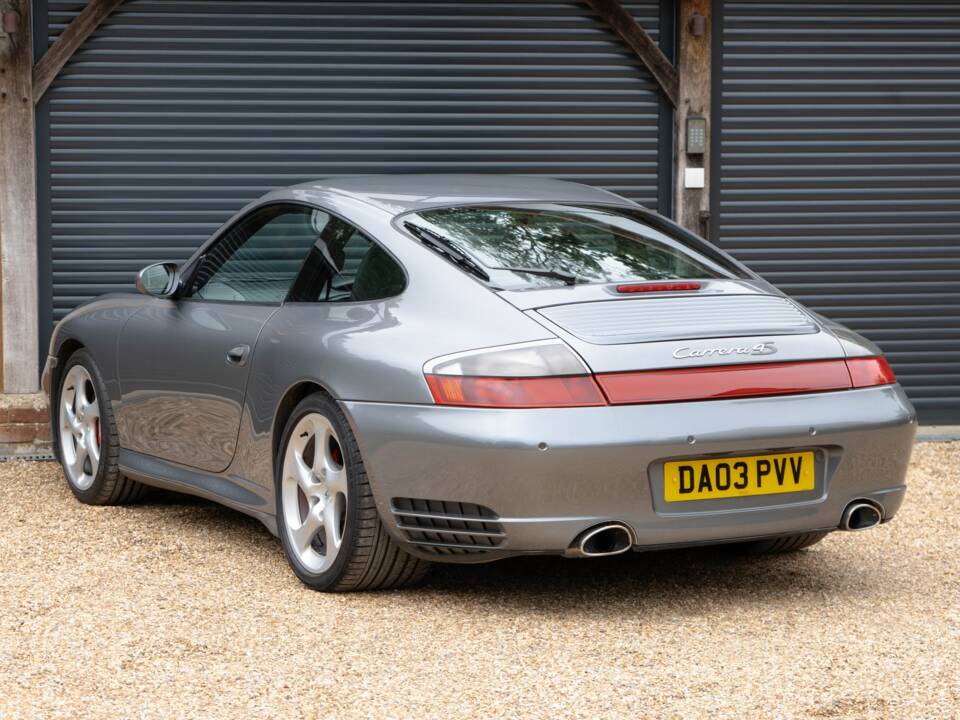 Image 3/50 of Porsche 911 Carrera 4S (2003)