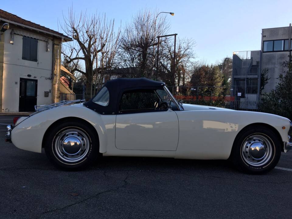 Image 10/10 of MG MGA 1500 (1959)